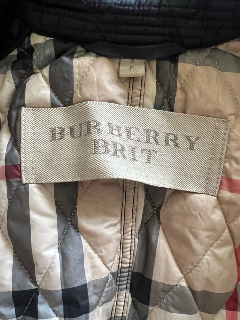 Burberry Black Quilted Belted Trench Coat - Picture 9 of 10